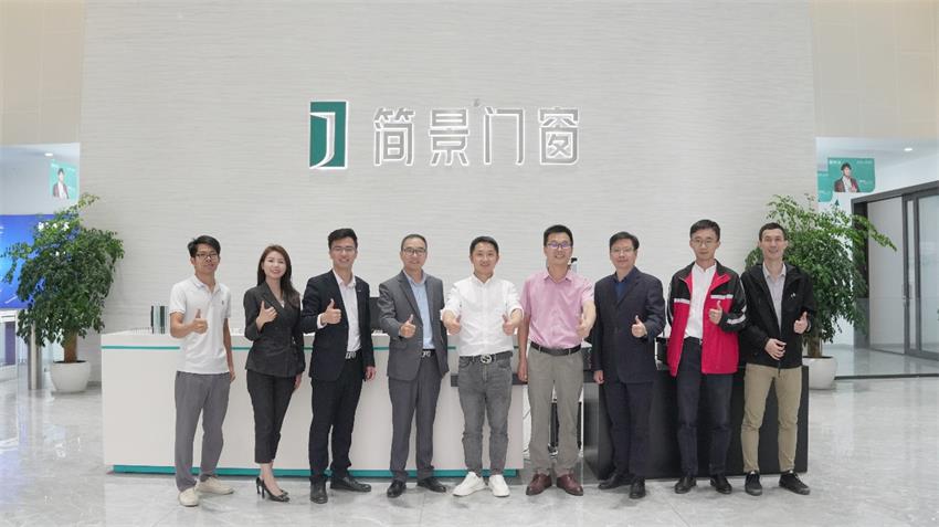熱烈歡迎HOPO集團(tuán)蒞臨簡(jiǎn)景門(mén)窗參觀交流
